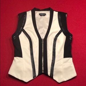 Bebe cream and black vest - detail with zipper